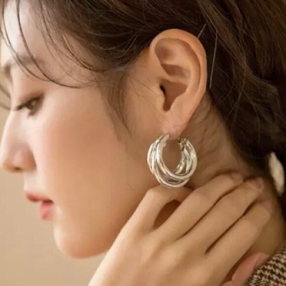 New 14K Gold Triple Round Hoop Earrings - Picture 3 of 16